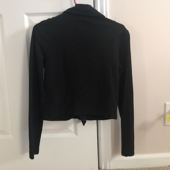 Black zippered jacket - Picture 2 of 3